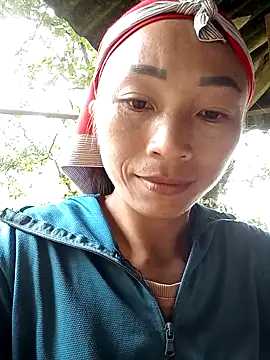 lucybaby00 online show from September 13, 2025, 3:17 am