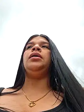 Eiimy pretty online show from September 28, 2025, 7:52 pm