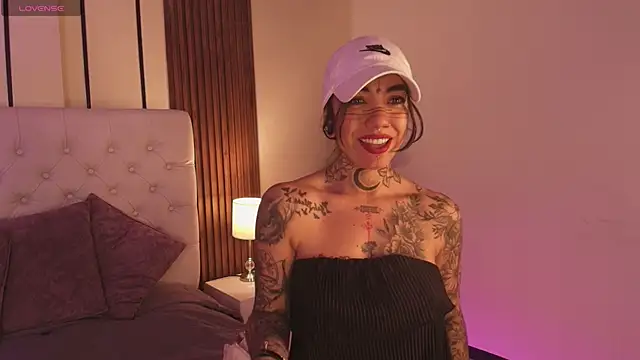 Snapshot of ViolettaAlemida chatting on January 13, 2026, 1:05 pm ViolettaAlemida online show from January 13, 2026, 1:05 pm