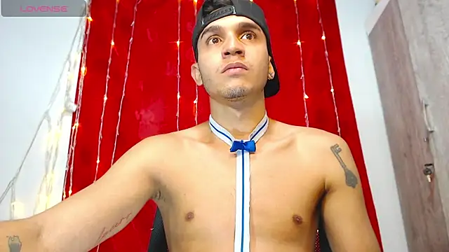 Angel latinboy online show from February 12, 2026, 1:39 pm