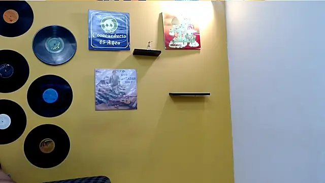 skinnyverus18 online show from April 13, 2026, 7:19 pm