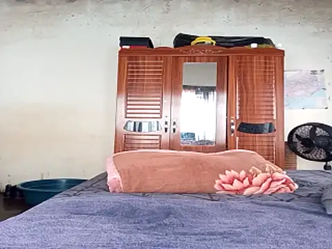 small D94 online show from December 3, 2025, 12:14 pm