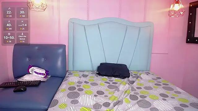 danna7cute online show from November 10, 2025, 8:19 pm