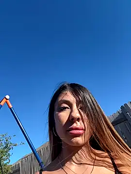 bbgurlnickii online show from November 11, 2025, 9:59 pm