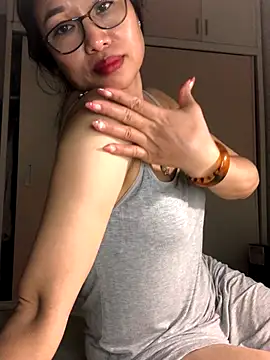 Vitamin sexy online show from November 16, 2025, 4:07 am