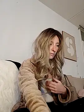 Maeve92 online show from September 12, 2025, 7:19 am