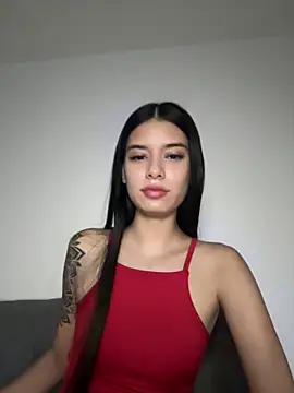 giasteele online show from September 19, 2025, 2:24 am