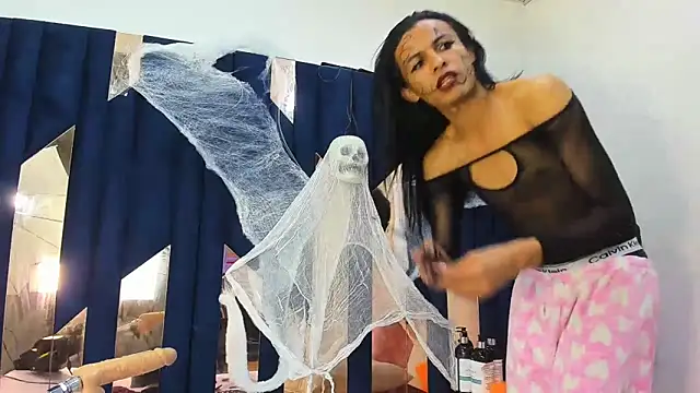 Aisha hotts777 online show from October 29, 2025, 3:20 am