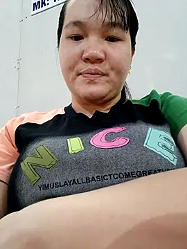  Babyrose  online show from November 7, 2025, 4:40 pm