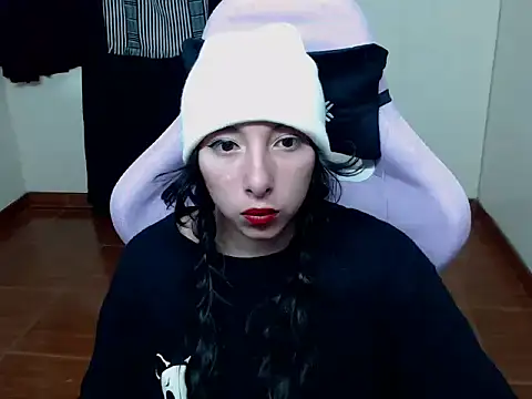 Snapshot of ScarlettShirahoshi chatting on November 7, 2025, 9:15 pm ScarlettShirahoshi online show from November 7, 2025, 9:15 pm