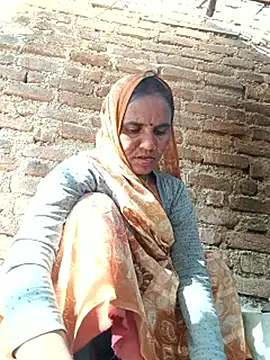 Pinky12A online show from December 4, 2025, 4:22 am