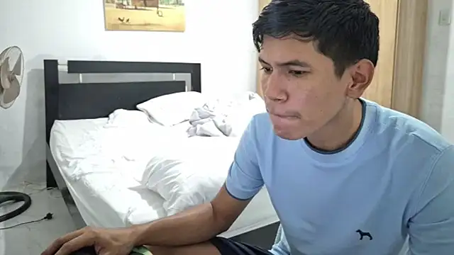 Snapshot of Ajhg98 chatting on February 7, 2026, 3:05 pm Ajhg98 online show from February 7, 2026, 3:05 pm