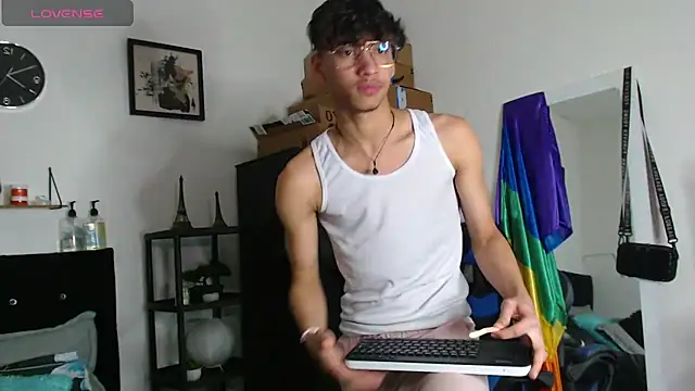 Gael Jones online show from September 21, 2025, 1:46 pm