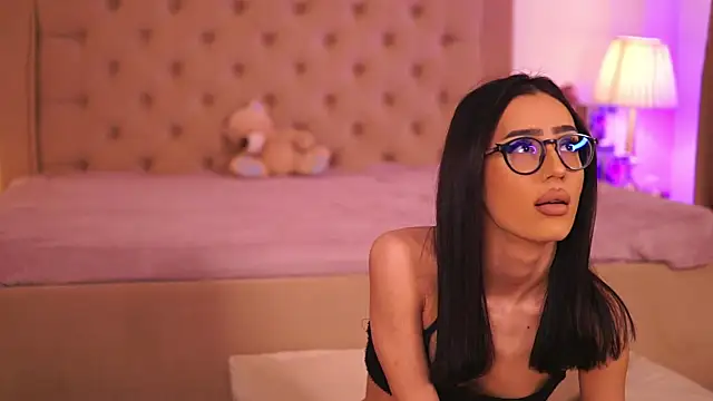 ChloeObril online show from April 2, 2026, 3:37 am