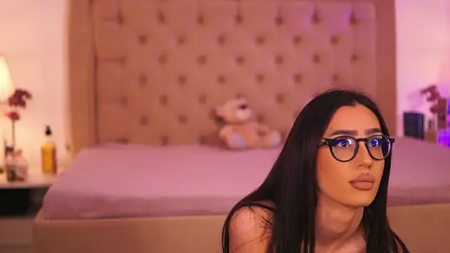 ChloeObril online show from April 16, 2026, 3:40 am