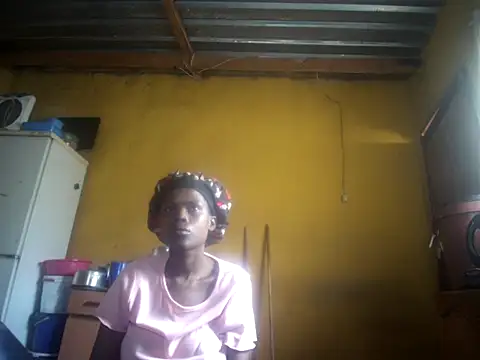 Snapshot of Caramelchick01 chatting on September 27, 2025, 7:02 am Caramelchick01 online show from September 27, 2025, 7:02 am