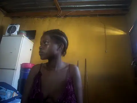 Snapshot of Caramelchick01 chatting on October 9, 2025, 6:55 am Caramelchick01 online show from October 9, 2025, 6:55 am