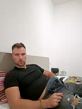 Snapshot of mrlyuis chatting on September 16, 2025, 7:26 pm mrlyuis online show from September 16, 2025, 7:26 pm