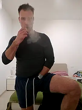 Snapshot of mrlyuis chatting on November 27, 2025, 12:56 am mrlyuis online show from November 27, 2025, 12:56 am