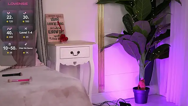 Snapshot of RebeccaRese chatting on April 2, 2026, 8:01 am RebeccaRese online show from April 2, 2026, 8:01 am