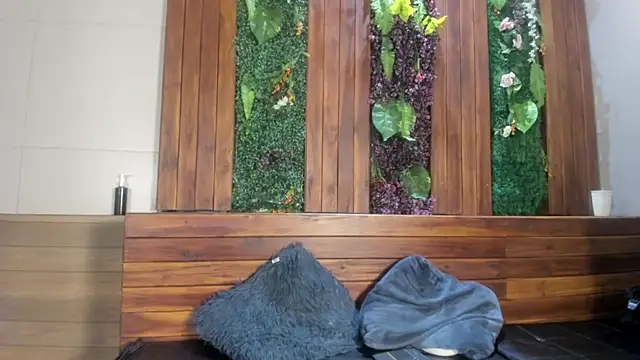 AustinJones  online show from December 21, 2025, 6:48 pm