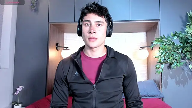 AustinJones  online show from February 4, 2026, 8:03 pm