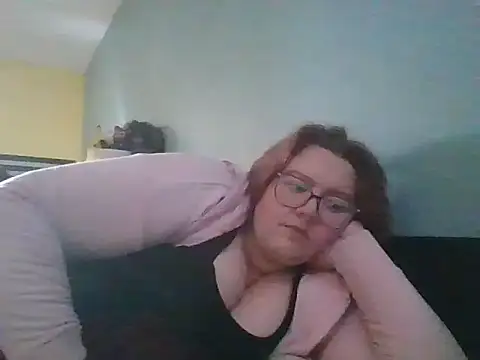 XEmoxkittyx online show from July 14, 2026, 4:45 pm
