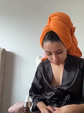 Victoria alson online show from October 12, 2025, 3:44 pm