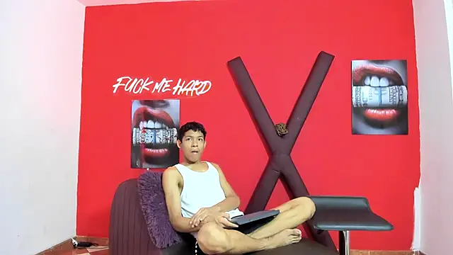 BEAUTY BOYS1 online show from March 5, 2026, 7:21 pm