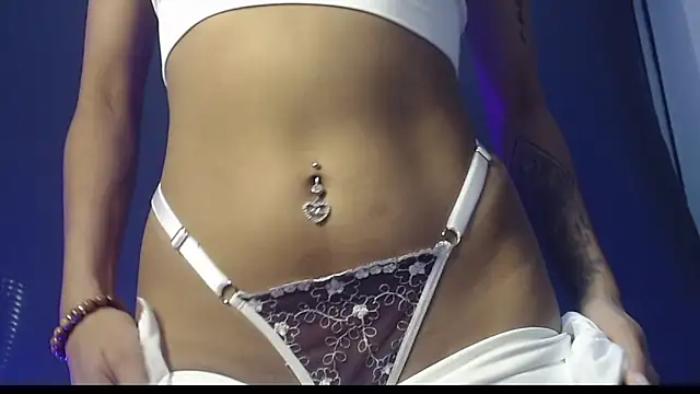 Snapshot of anne_colucci chatting on September 9, 2025, 5:40 am anne colucci online show from September 9, 2025, 5:40 am