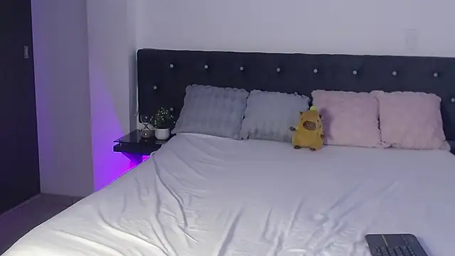 Snapshot of anne_colucci chatting on September 30, 2025, 8:19 am anne colucci online show from September 30, 2025, 8:19 am