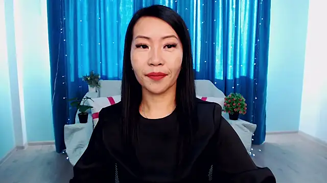 Snapshot of LiaPak chatting on October 13, 2025, 1:05 am LiaPak online show from October 13, 2025, 1:05 am