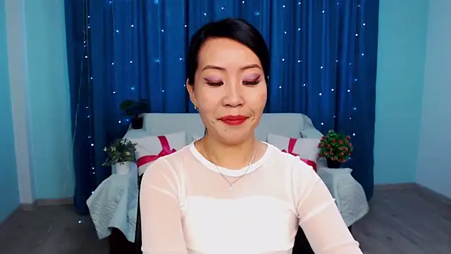 Snapshot of LiaPak chatting on October 21, 2025, 1:06 am LiaPak online show from October 21, 2025, 1:06 am