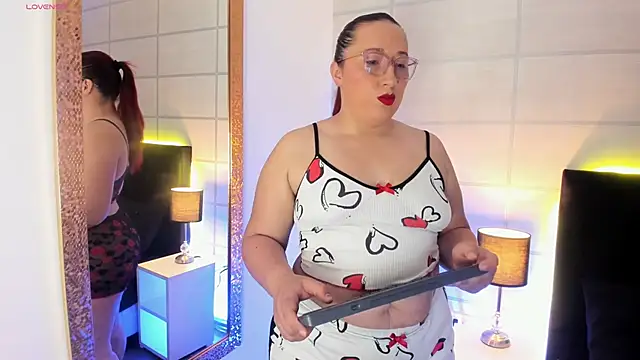 Snapshot of fieryluciana chatting on September 30, 2025, 3:44 am fieryluciana online show from September 30, 2025, 3:44 am