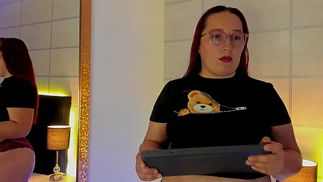 Snapshot of fieryluciana chatting on October 8, 2025, 5:49 am fieryluciana online show from October 8, 2025, 5:49 am