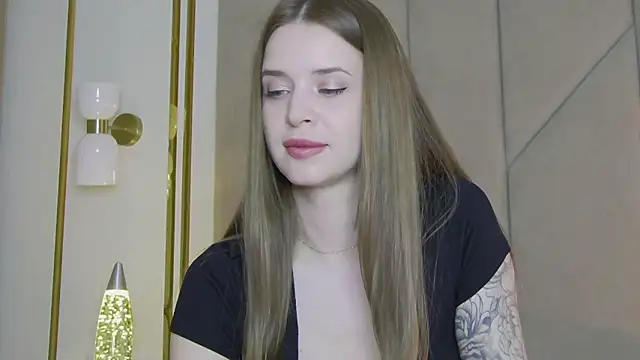 Snapshot of Touch_me chatting on March 1, 2026, 5:15 pm Touch me online show from March 1, 2026, 5:15 pm