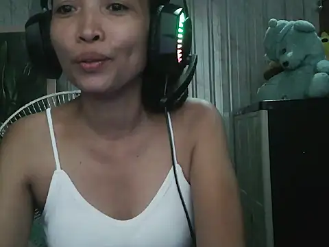 pinayhotii online show from September 17, 2025, 7:43 am