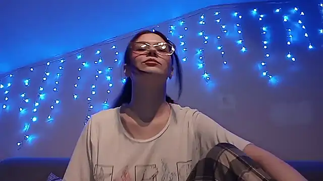 LaVostraDorothy online show from March 27, 2026, 8:52 pm