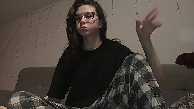 LaVostraDorothy online show from April 20, 2026, 8:32 pm