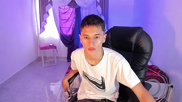 Aron Boyy online show from September 15, 2025, 8:42 pm