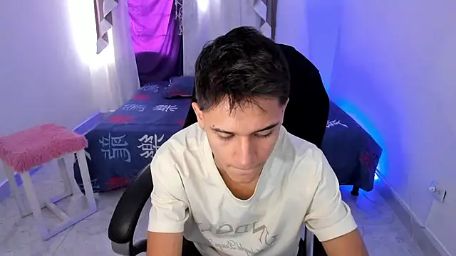 Aron Boyy online show from October 11, 2025, 7:56 pm