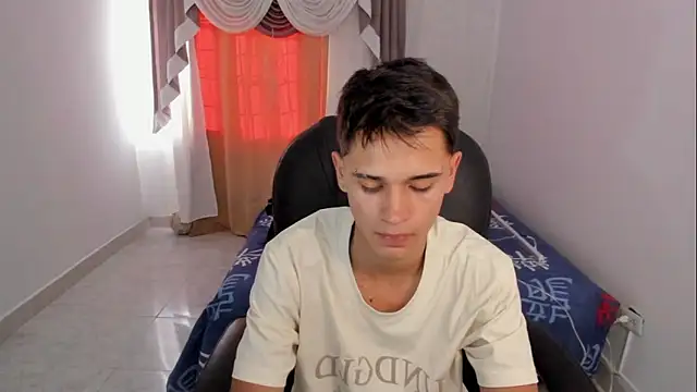 Aron Boyy online show from November 21, 2025, 9:46 pm