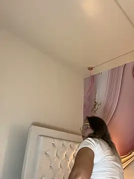 Lucy Milf 474 online show from February 13, 2026, 12:12 pm