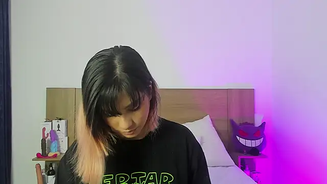 Snapshot of Akatsumi_ chatting on September 12, 2025, 11:15 pm Akatsumi  online show from September 12, 2025, 11:15 pm