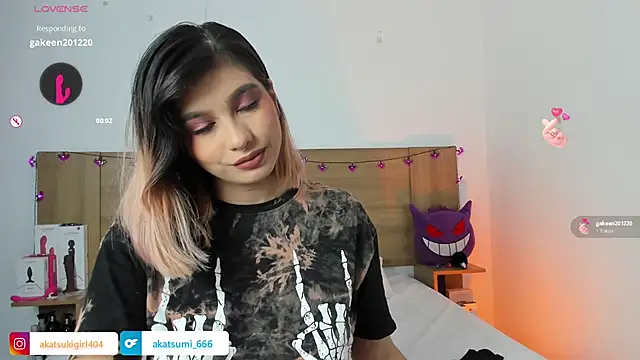 Snapshot of Akatsumi_ chatting on October 18, 2025, 10:21 pm Akatsumi  online show from October 18, 2025, 10:21 pm