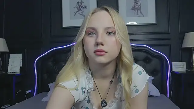 Sky Cutie online show from March 3, 2026, 4:40 am