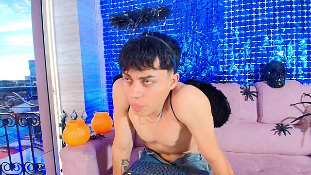 Dani rivass online show from October 15, 2025, 11:32 am