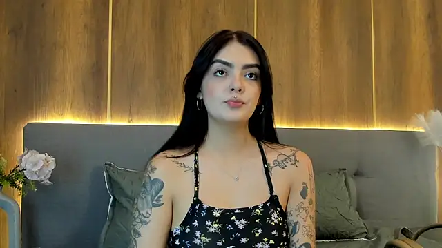 Snapshot of AliceRitter chatting on September 22, 2025, 5:37 pm AliceRitter online show from September 22, 2025, 5:37 pm