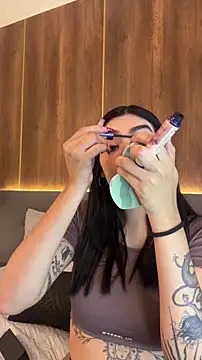 Snapshot of AliceRitter chatting on October 27, 2025, 6:12 pm AliceRitter online show from October 27, 2025, 6:12 pm