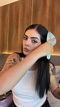 Snapshot of AliceRitter chatting on October 28, 2025, 6:10 pm AliceRitter online show from October 28, 2025, 6:10 pm